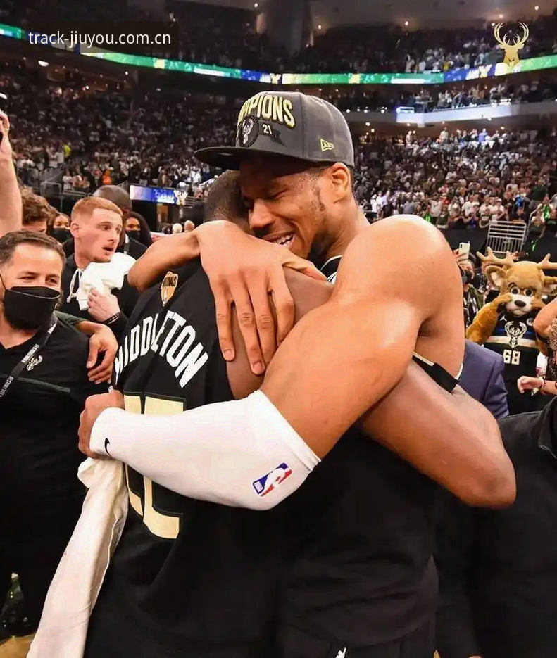 海外华人JIUYOU游戏轨迹数据查看怎么下载 NBA字母哥交易最新动态:热火领跑争夺战,米德尔顿或底薪追随